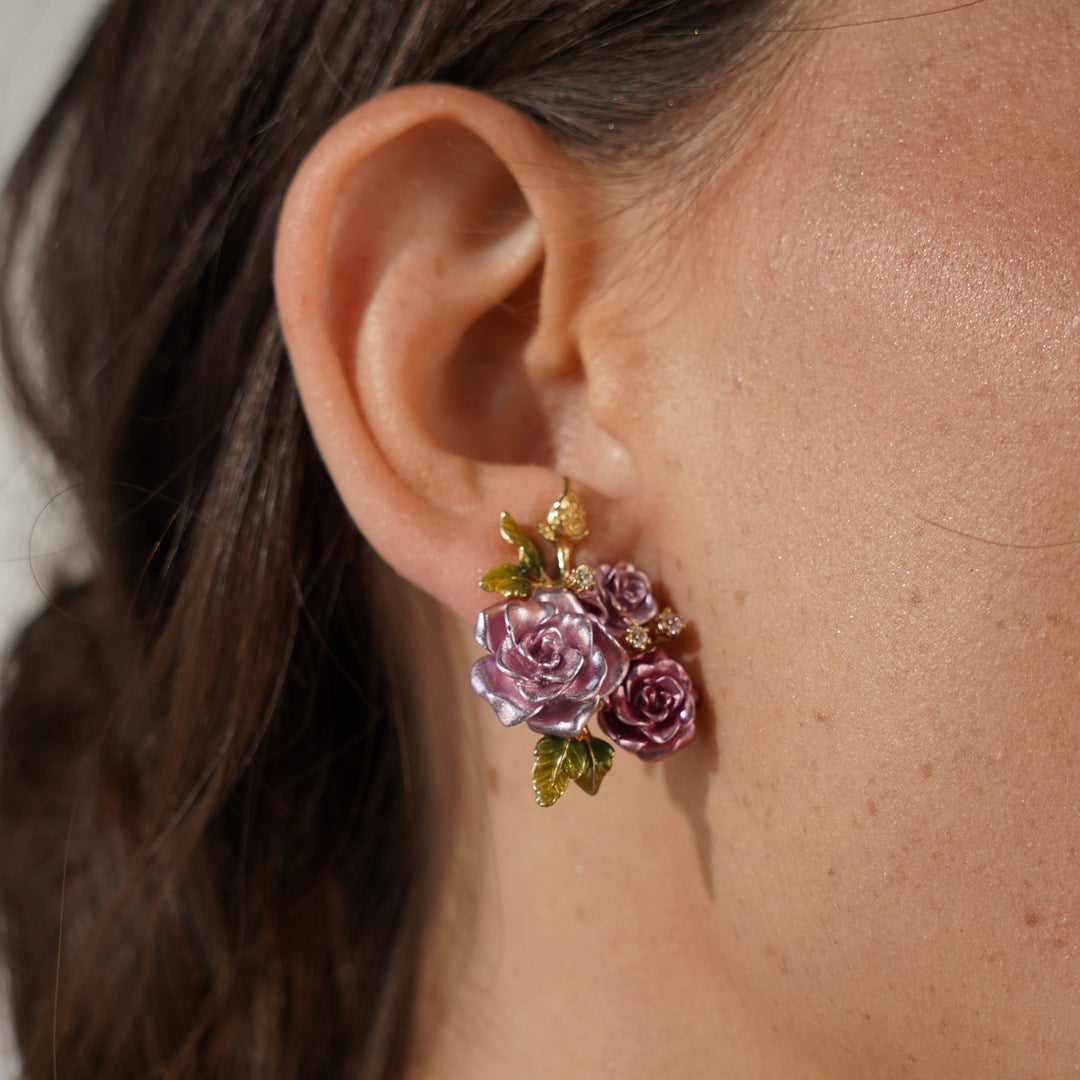 18K gold-plated earring with nano-set emerald and Monarchy enamel finish 