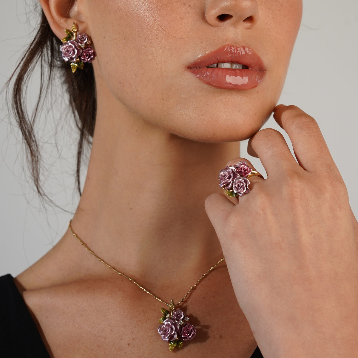 Necklace with 3-Flower Pink Enamel Pendant - Monarchy - 6