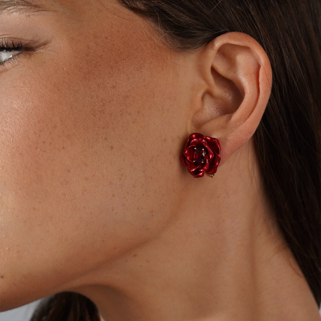 18K gold-plated earring with ruby ​​nano-settle and Monarchy enamel finish 