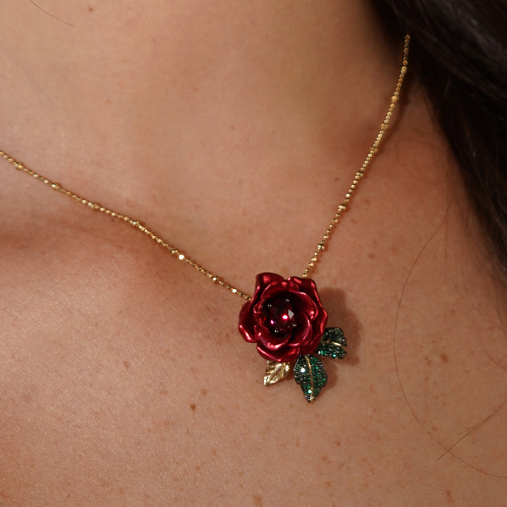 Necklace with a pendant embedded with nano-sitta ruby ​​and enamel finish Monarchy 