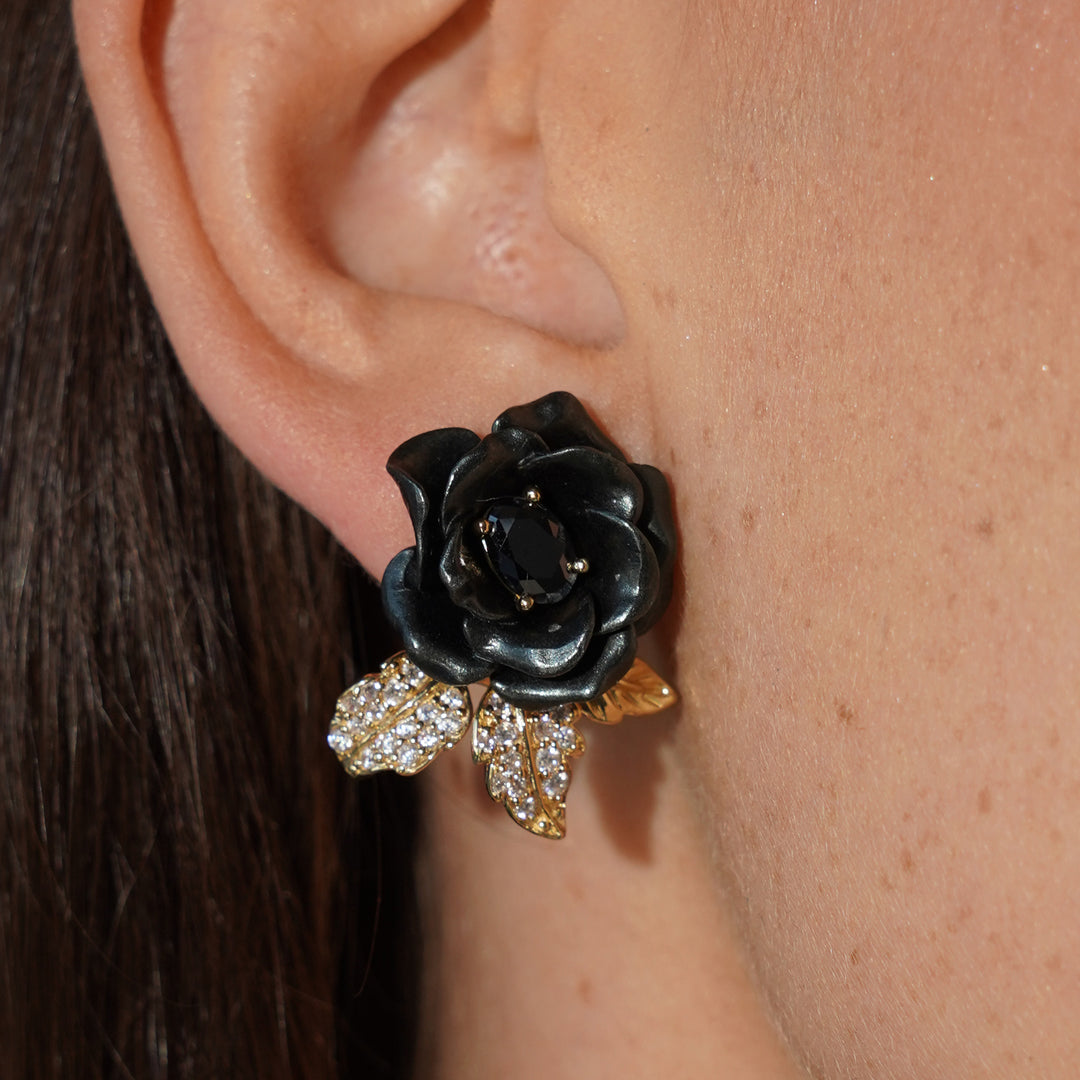 18K gold-plated earring with nano-stellar spinel in a Monarchy enamel finish 