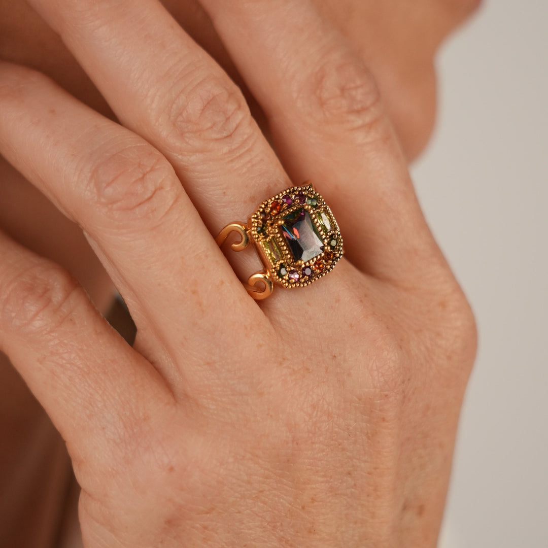 18K Antique Gold Plated Rectangle Ring with Zirconias Volver 