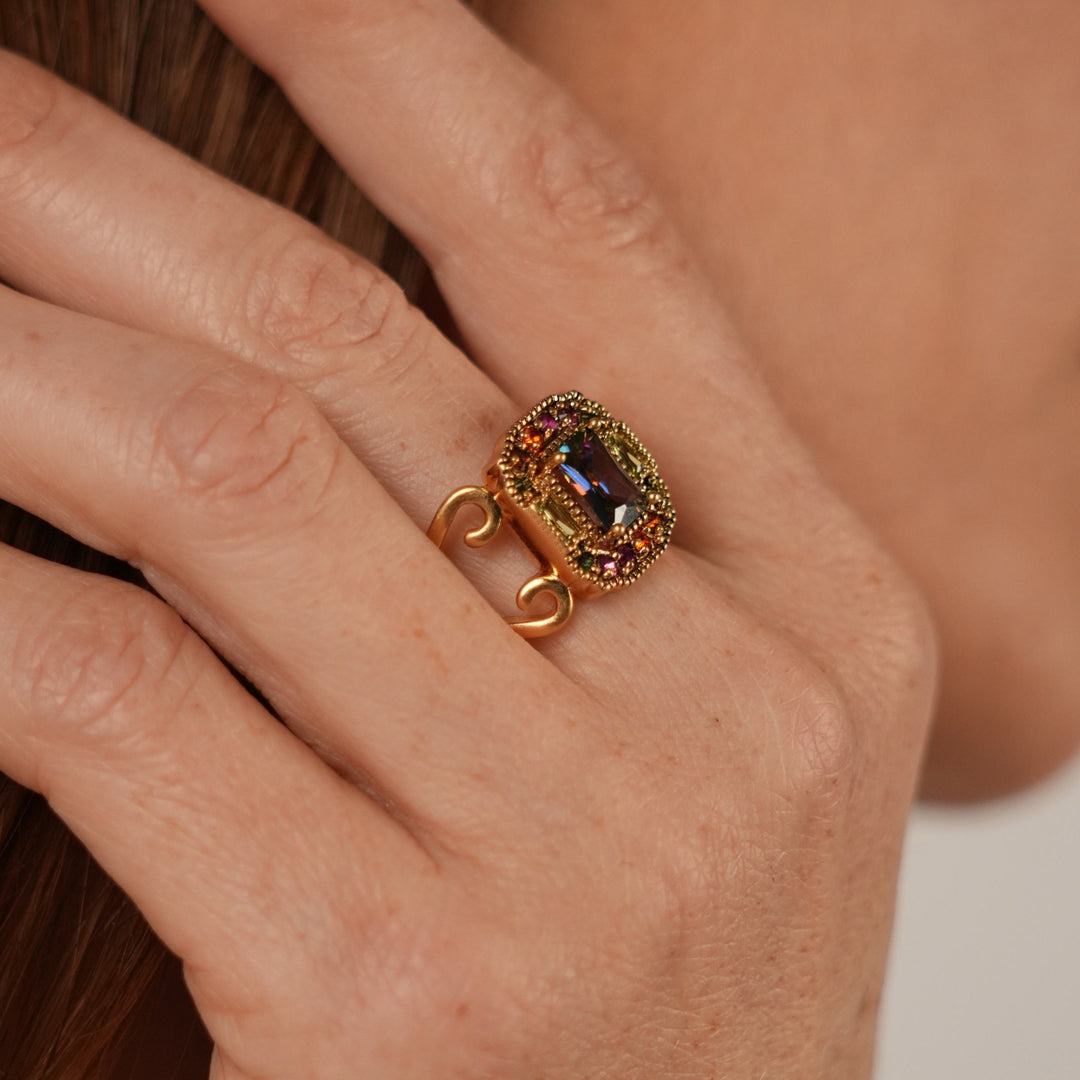 18K Antique Gold Plated Rectangle Ring with Zirconias Volver 